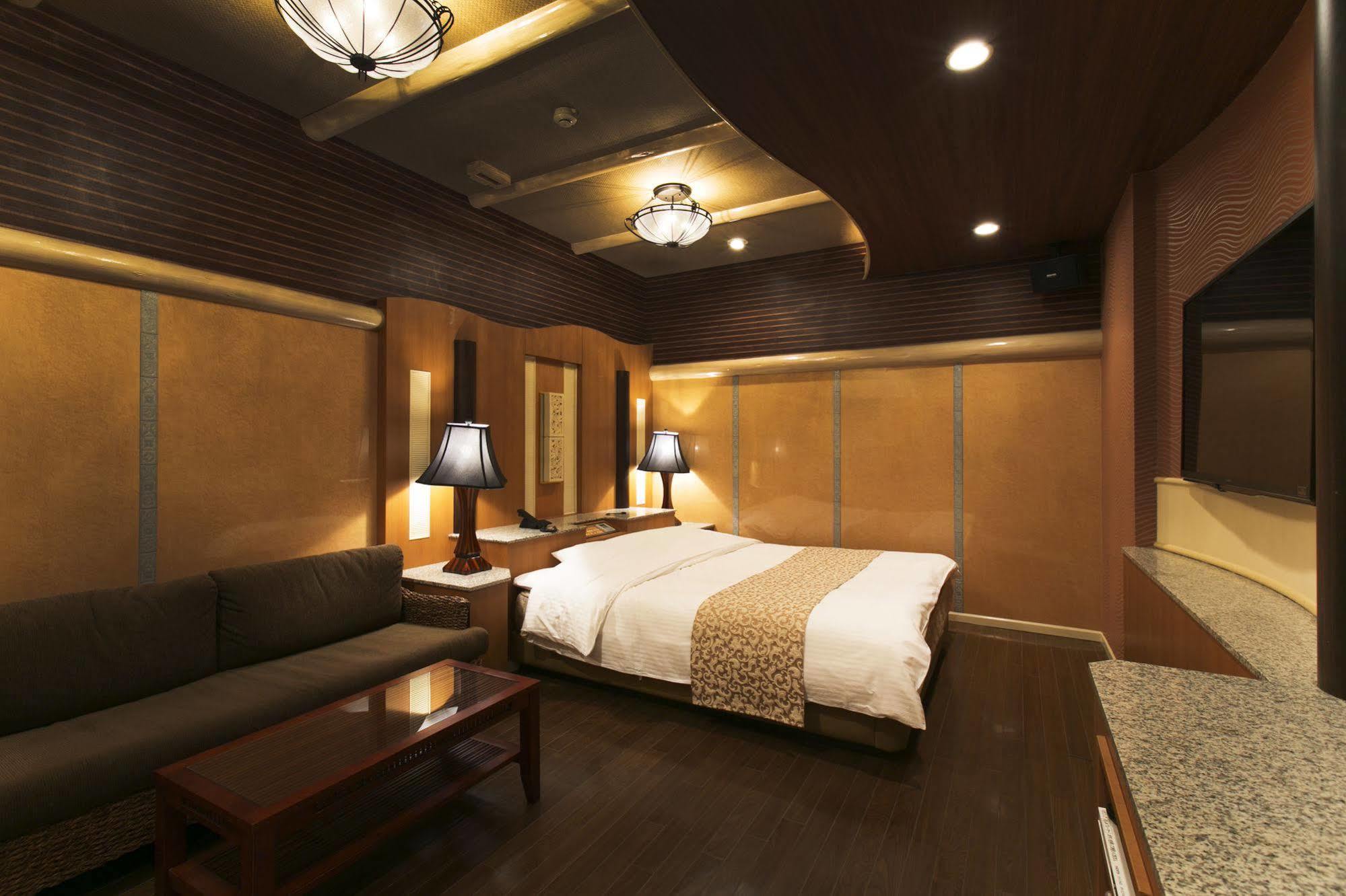 Hotel Atlantis Toyonaka (Adults Only) מראה חיצוני תמונה