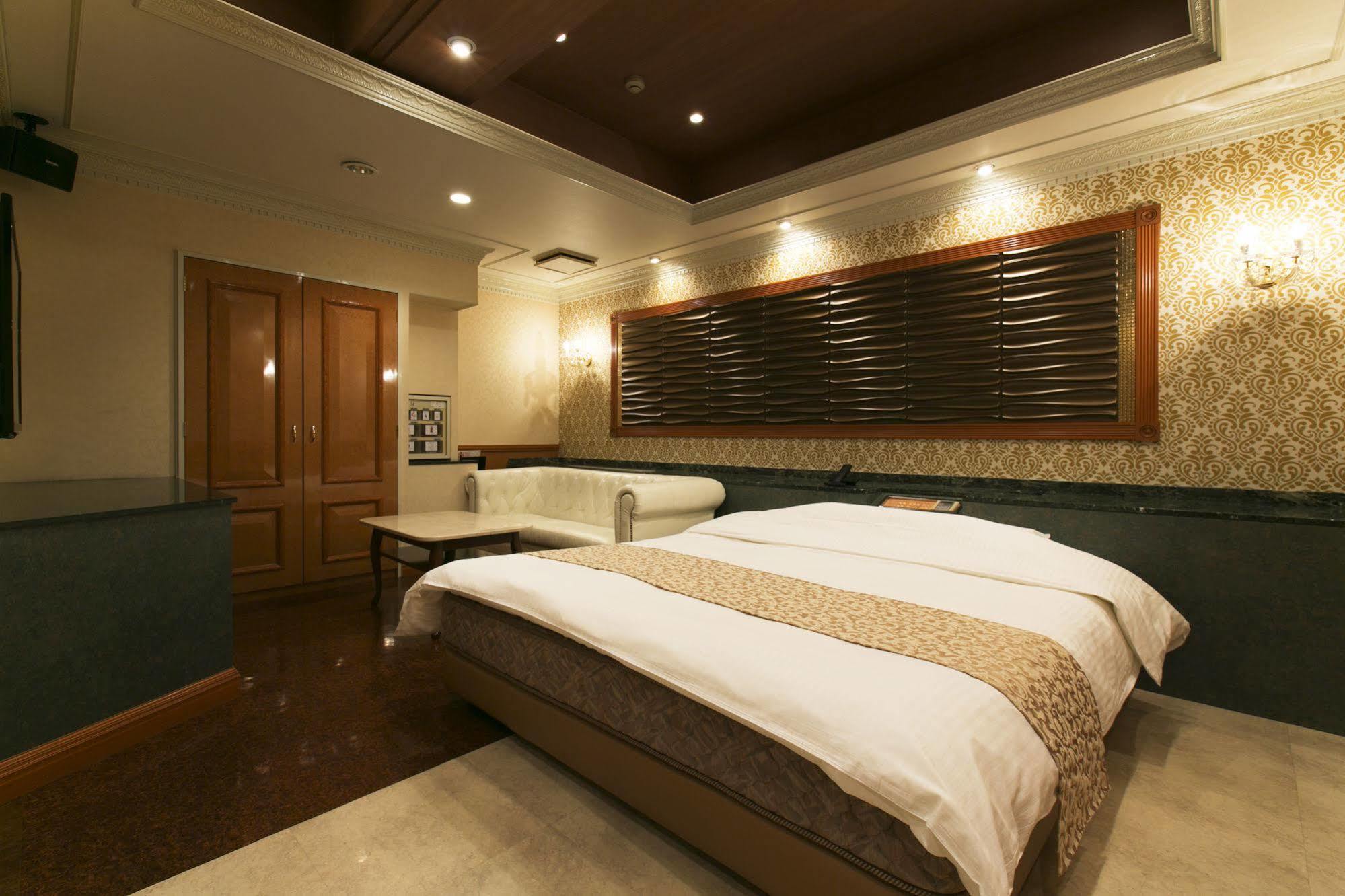Hotel Atlantis Toyonaka (Adults Only) מראה חיצוני תמונה