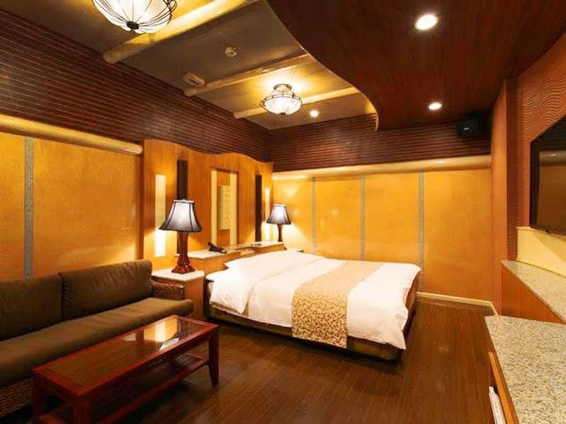 Hotel Atlantis Toyonaka (Adults Only) מראה חיצוני תמונה