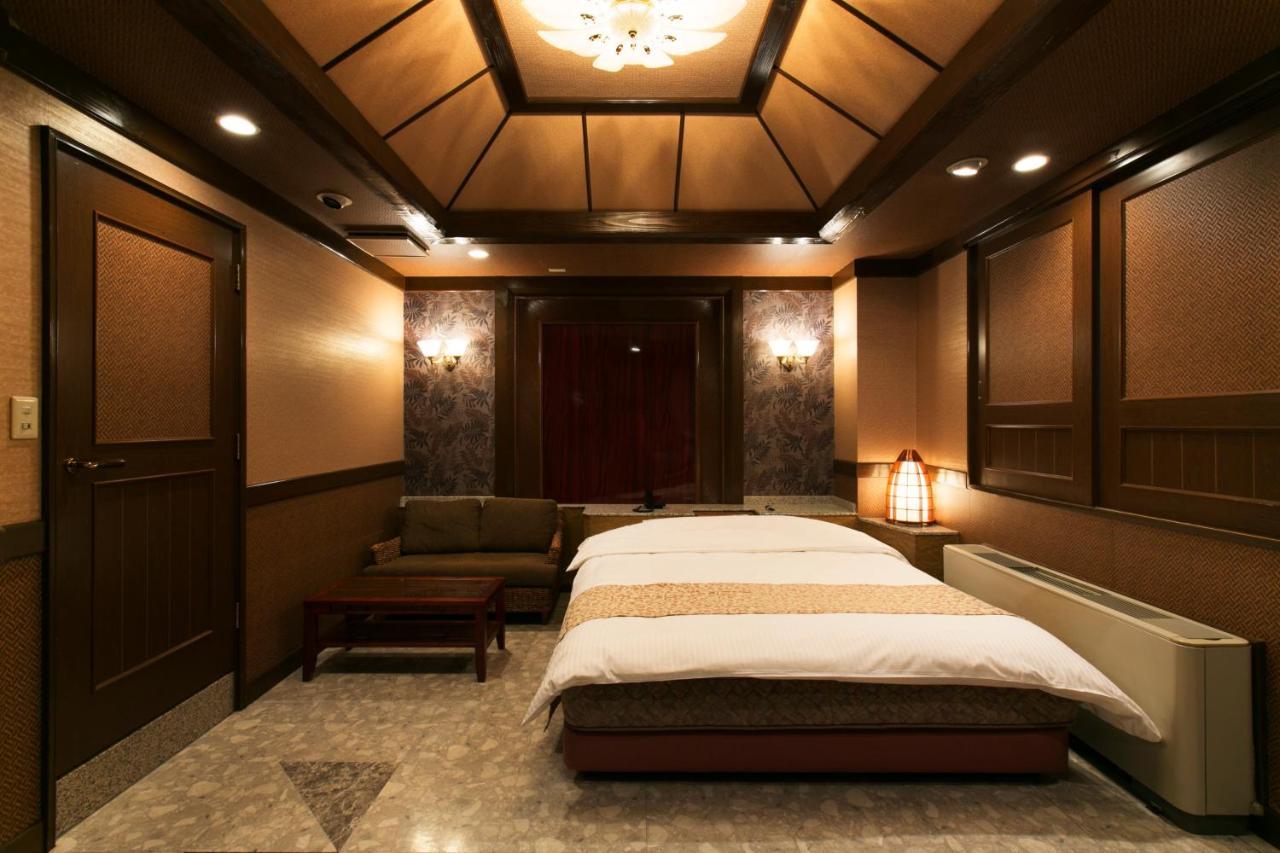 Hotel Atlantis Toyonaka (Adults Only) מראה חיצוני תמונה